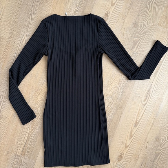 Zara Black Long Sleeve Ribbed Dress - Picture 2 of 3